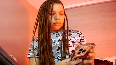 Snapshot of gatubelahotxxx chatting on July 22, 2:25 am gatubelahotxxx online show from July 22, 2:25 am
