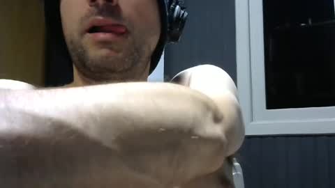 Snapshot of gauchors21 chatting on February 21, 2:39 am gauchors21 online show from February 21, 2:39 am