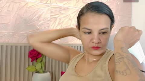 gaviluc_ online show from February 24, 11:08 am