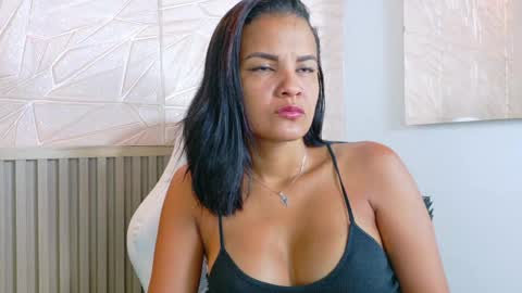 gaviluc_ online show from June 3, 12:19 pm