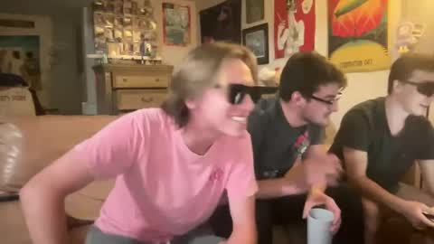 Snapshot of gavinnumbers chatting on October 5, 11:35 pm gavinnumbers online show from October 5, 11:35 pm