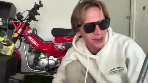 Snapshot of gavinnumbers chatting on November 9, 10:30 pm gavinnumbers online show from November 9, 10:30 pm