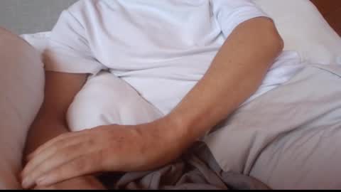 Snapshot of gccurious76 chatting on February 12, 4:01 am GCGuy online show from February 12, 4:01 am