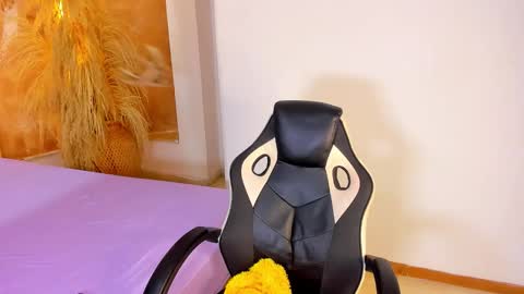 geanna_rose online show from December 17, 4:13 pm