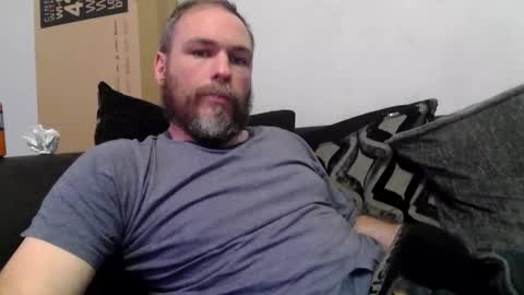 Snapshot of geddes4 chatting on June 1, 11:17 pm SIR online show from June 1, 11:17 pm