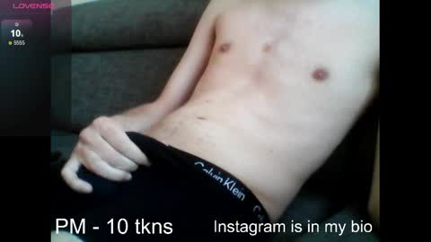 Snapshot of geil123569551 chatting on May 9, 5:40 pm geil123569551 online show from May 9, 5:40 pm