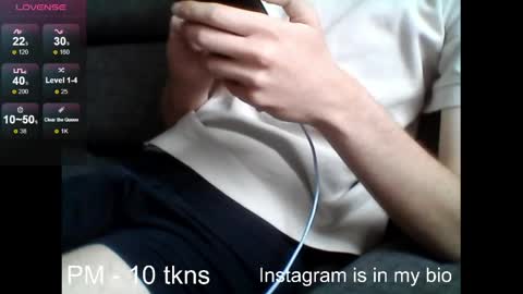 Snapshot of geil123569551 chatting on May 11, 8:42 am geil123569551 online show from May 11, 8:42 am
