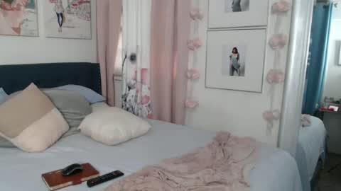 Snapshot of geishapaige chatting on September 30, 10:59 pm The Empress online show from September 30, 10:59 pm