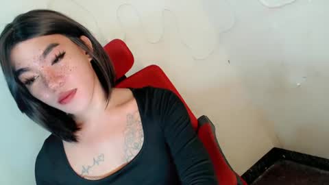 Snapshot of gelluxxx chatting on June 26, 10:08 am gelo online show from June 26, 10:08 am