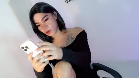 Snapshot of gelluxxx chatting on August 4, 9:06 pm gelo online show from August 4, 9:06 pm