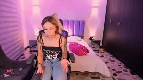 Gemma online show from November 12, 4:46 am