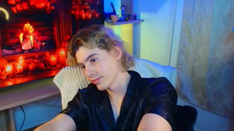 Snapshot of gemdominus chatting on October 6, 12:52 am Gem Dominus online show from October 6, 12:52 am