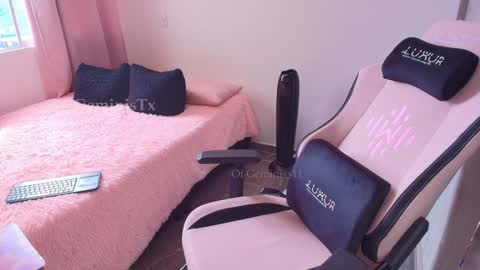 Snapshot of geminis11 chatting on January 13, 8:15 pm geminis11 online show from January 13, 8:15 pm