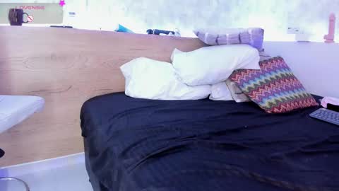 geminis muentes online show from February 14, 6:34 am