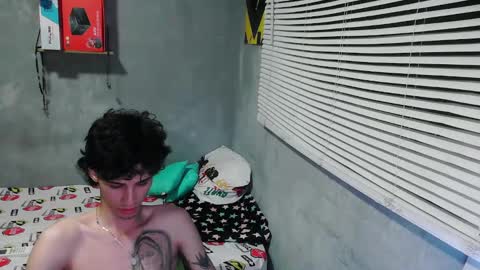 Snapshot of gendo_05 chatting on December 21, 1:04 am GENDO online show from December 21, 1:04 am