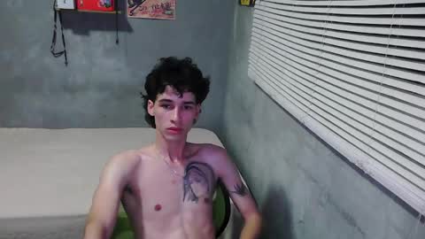 Snapshot of gendo_05 chatting on January 6, 11:31 pm GENDO online show from January 6, 11:31 pm