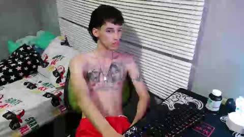 Snapshot of gendo_05 chatting on September 20, 1:06 am GENDO online show from September 20, 1:06 am