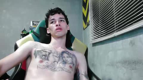 Snapshot of gendo_05 chatting on October 6, 11:24 pm GENDO online show from October 6, 11:24 pm