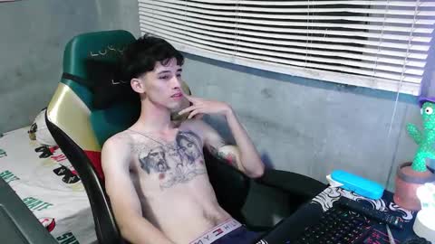 Snapshot of gendo_05 chatting on October 10, 10:31 pm GENDO online show from October 10, 10:31 pm