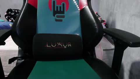 Snapshot of gendo_05 chatting on October 19, 1:56 pm GENDO online show from October 19, 1:56 pm