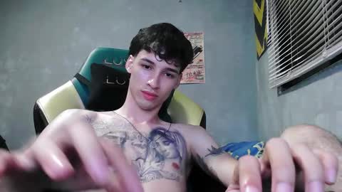 Snapshot of gendo_05 chatting on October 24, 12:30 am GENDO online show from October 24, 12:30 am