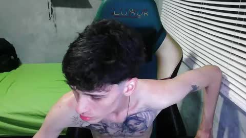 Snapshot of gendo_05 chatting on November 4, 11:37 pm GENDO online show from November 4, 11:37 pm