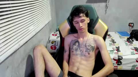 Snapshot of gendo_05 chatting on November 29, 5:49 pm GENDO online show from November 29, 5:49 pm