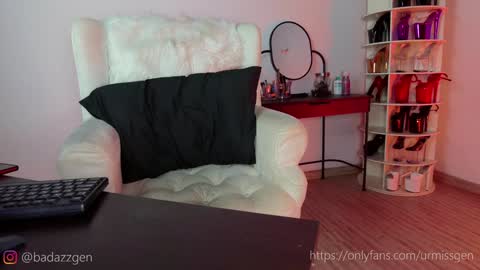 Snapshot of genesis073 chatting on January 18, 10:49 pm genesis073 online show from January 18, 10:49 pm