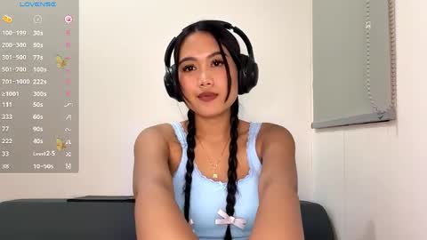 Yuki online show from May 14, 2:24 pm