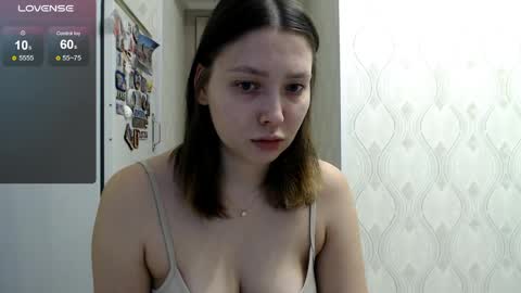 genev__ievee online show from April 26, 5:10 pm