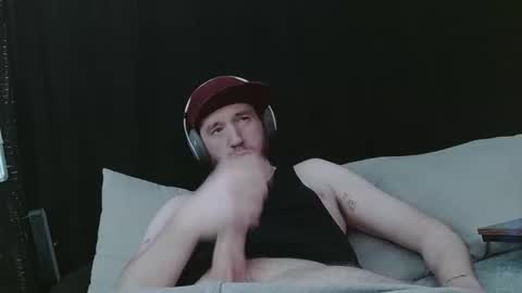 Snapshot of genitalwars chatting on December 18, 5:19 pm genitalwars online show from December 18, 5:19 pm