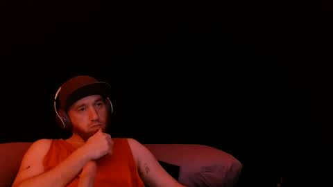 Snapshot of genitalwars chatting on January 8, 6:32 pm genitalwars online show from January 8, 6:32 pm