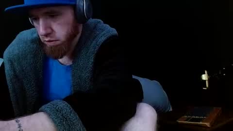 Snapshot of genitalwars chatting on January 13, 2:22 pm genitalwars online show from January 13, 2:22 pm