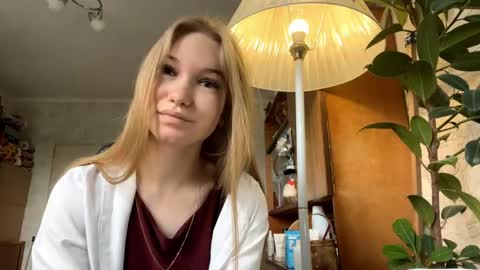 Snapshot of gennacastillion chatting on May 28, 8:00 am Casti online show from May 28, 8:00 am