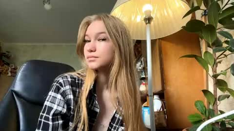 Snapshot of gennacastillion chatting on May 29, 7:28 am Casti online show from May 29, 7:28 am