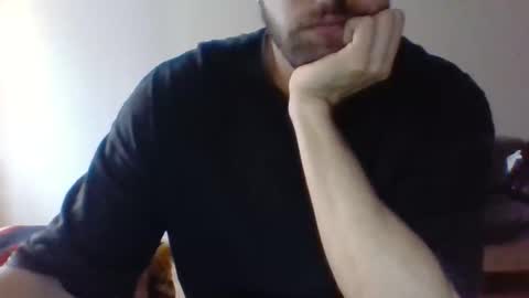 Snapshot of genry_bam chatting on December 15, 7:34 am genry_bam online show from December 15, 7:34 am