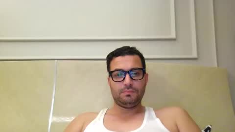 Snapshot of genteldevil chatting on December 1, 12:04 am genteldevil online show from December 1, 12:04 am