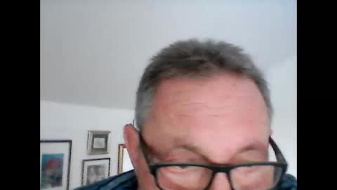 Snapshot of georg1412 chatting on May 24, 5:29 pm georg1412 online show from May 24, 5:29 pm