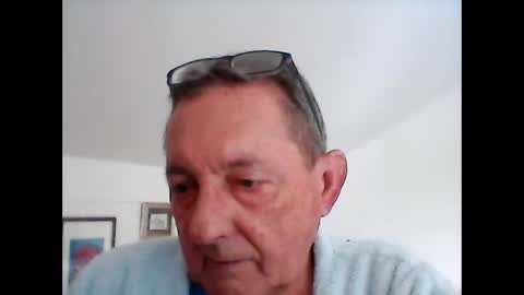 Snapshot of georg1412 chatting on June 1, 8:38 am georg1412 online show from June 1, 8:38 am