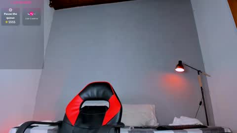 Snapshot of george_cams1 chatting on October 29, 4:48 am Jorge online show from October 29, 4:48 am