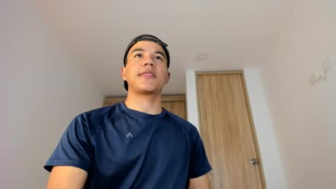 Snapshot of george_cams1 chatting on May 20, 3:02 am Jorge online show from May 20, 3:02 am