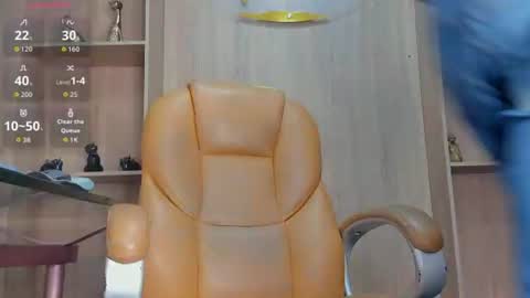 Snapshot of george_diesell_ chatting on June 19, 5:56 am George online show from June 19, 5:56 am