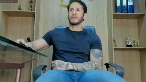 Snapshot of george_diesell_ chatting on July 5, 5:14 am George online show from July 5, 5:14 am
