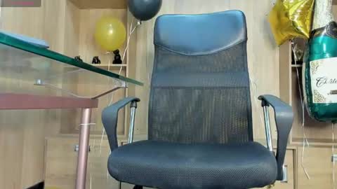 Snapshot of george_diesell_ chatting on July 14, 5:01 am George online show from July 14, 5:01 am