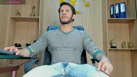 Snapshot of george_diesell_ chatting on July 20, 8:33 pm George online show from July 20, 8:33 pm