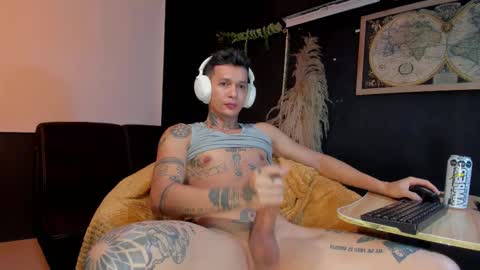 Snapshot of george_prince2 chatting on November 11, 10:15 am independent model online show from November 11, 10:15 am