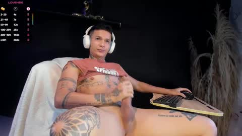 Snapshot of george_prince2 chatting on March 16, 9:52 pm independent model online show from March 16, 9:52 pm