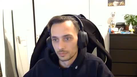 Snapshot of georgek0011 chatting on October 5, 9:02 pm georgek0011 online show from October 5, 9:02 pm