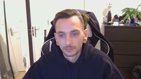 Snapshot of georgek0011 chatting on November 11, 11:49 pm georgek0011 online show from November 11, 11:49 pm