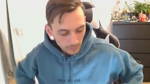 georgek0011 online show from February 22, 9:46 pm